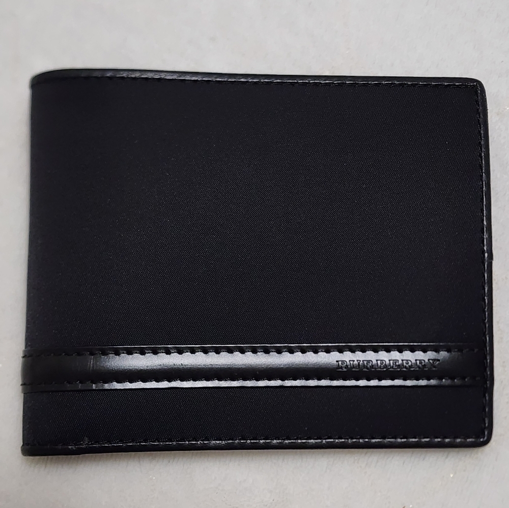 Burberry Men's Black Bifold Wallet NWOT